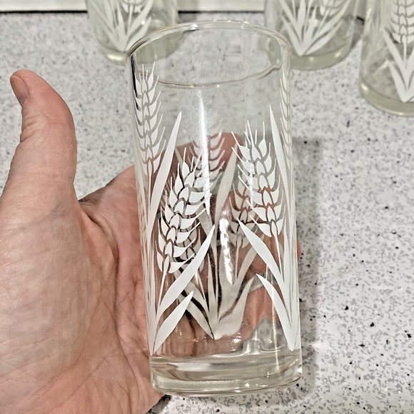 Vintage Mid Century Glassware Set of 4 Glasses Clear White Wheat Motif Tumblers - Picture 4 of 6